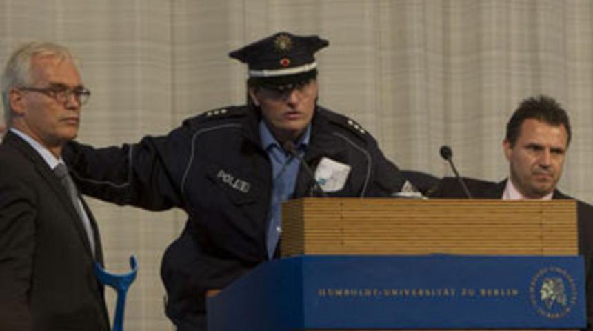 "Tehdide boyun eğmeyiz"