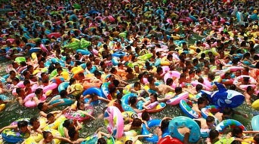 İğne atsan yere d&uuml;şmez!..