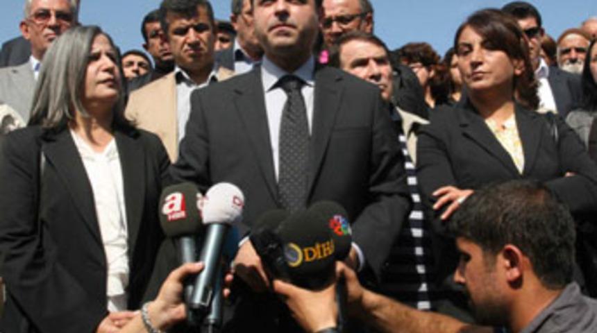 Barışa giden yol İmralı'dan ge&ccedil;iyor!