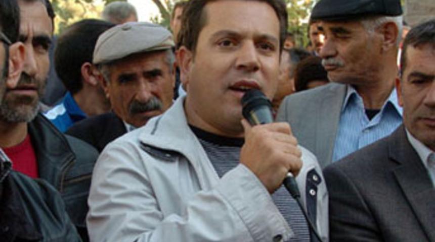 BDP'li vekilden polise: "Soytarı kılıklı"