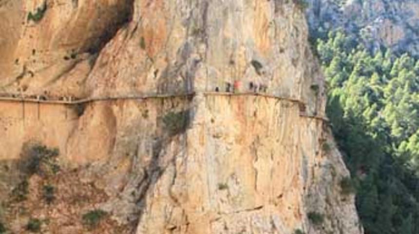 &Ccedil;ıldırmış olmalılar!