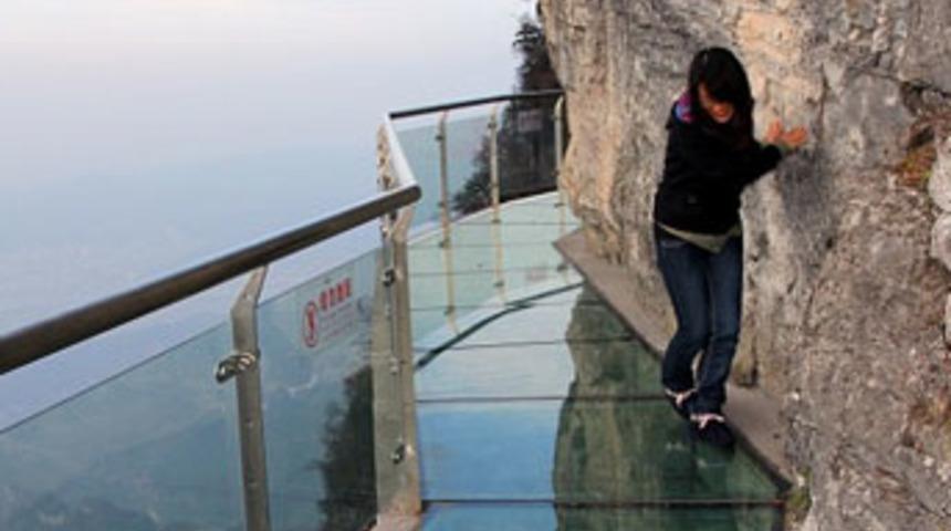 Aşağıya bakmak y&uuml;rek ister!