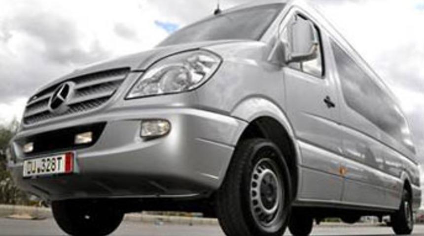 Katar Emiri'ne şark köşeli minibüs