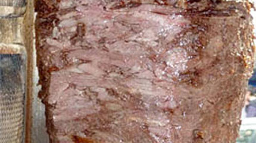 Helal sertifikalı &uuml;r&uuml;nde domuz eti skandalı