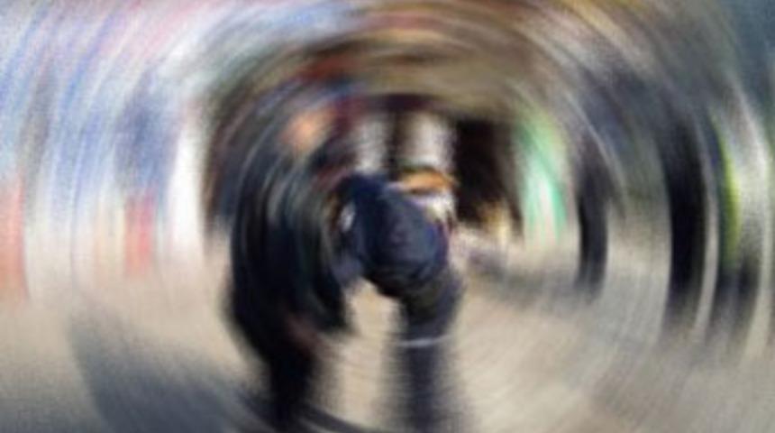 Sırt &ccedil;antasından bomba &ccedil;ıktı