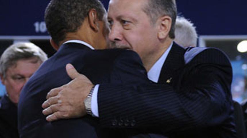 Sarılmaları polemik yarattı