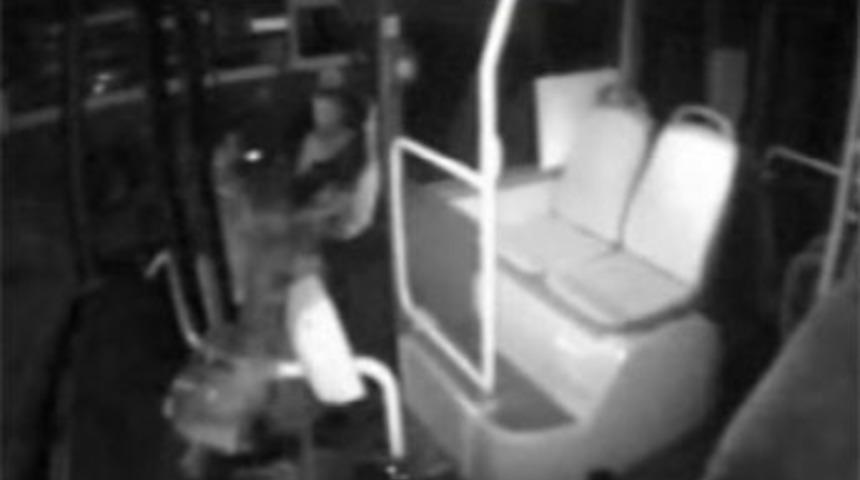 Minibüsçülerden otobüs şoförüne dayak!