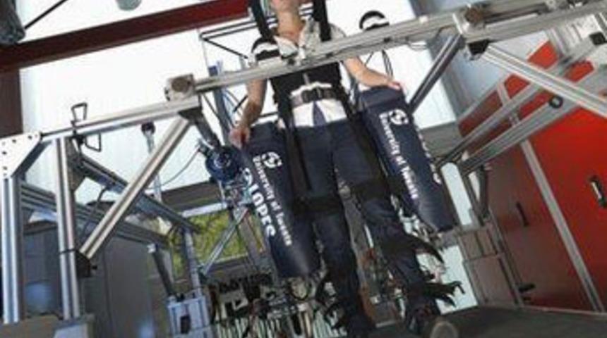 Robot bacaklar fel&ccedil; hastalarına umut veriyor