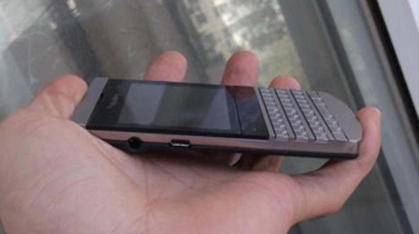 Porsche tasarımlı BlackBerry  geliyor!