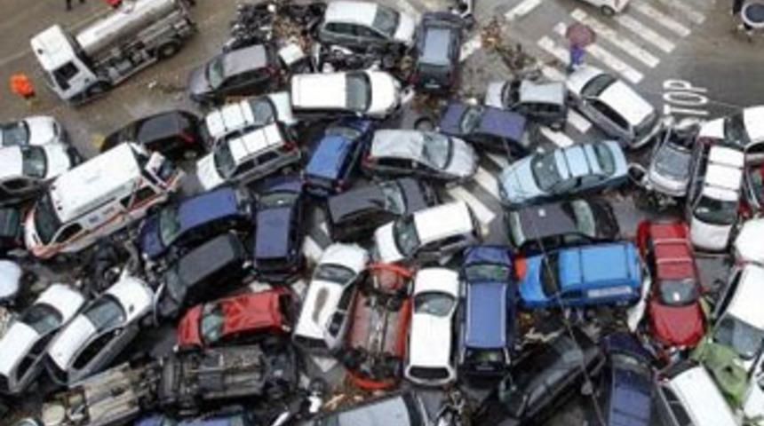 İtalya felç oldu: 7 ölü