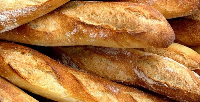 4. İnce ve uzun, ekmeklerin en asili, Fransız baget ekmeği!