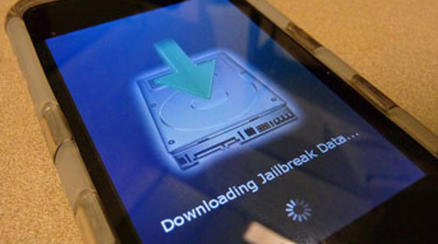 iOS 5 bile JailBreak&rsquo;lere engel olamıyor!