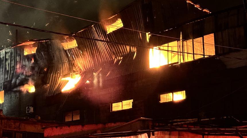 Kahramanmaraş'ta mobilya imalathanesinde &ccedil;ıkan yangın kontrol altına alındı