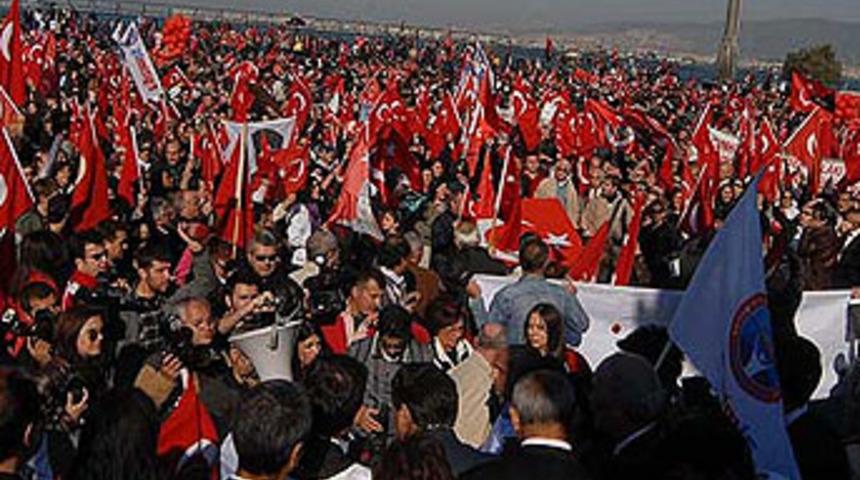 İptale karşın sokaklar doldu