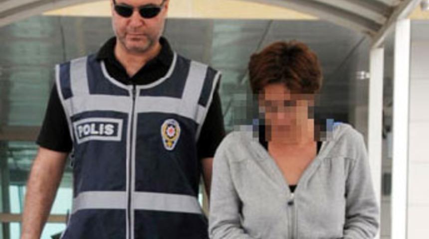 Üniversiteli kıza ev arkadaşı tuzağı!