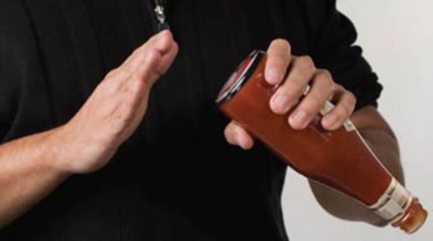 Ket&ccedil;abın sırrı &ccedil;&ouml;z&uuml;ld&uuml;