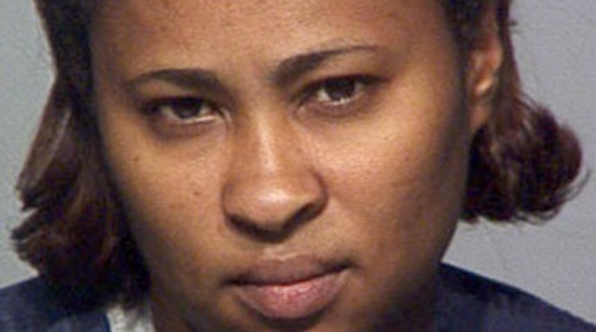 Kadının karnını kesip bebeğini &ccedil;aldı!