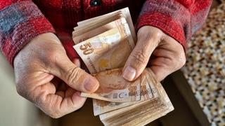 Emekli maaşına seyyanen zam beklerken SGK rakam açıkladı: EYT’de korkulan olmadı! Emekli aylığı ödemeleri 1,4 trilyon lirayı aştı