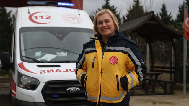 Evde anne, yollarda usta ambulans şoförü! 'İlham kaynağım vinç operatörü olan annemdi'