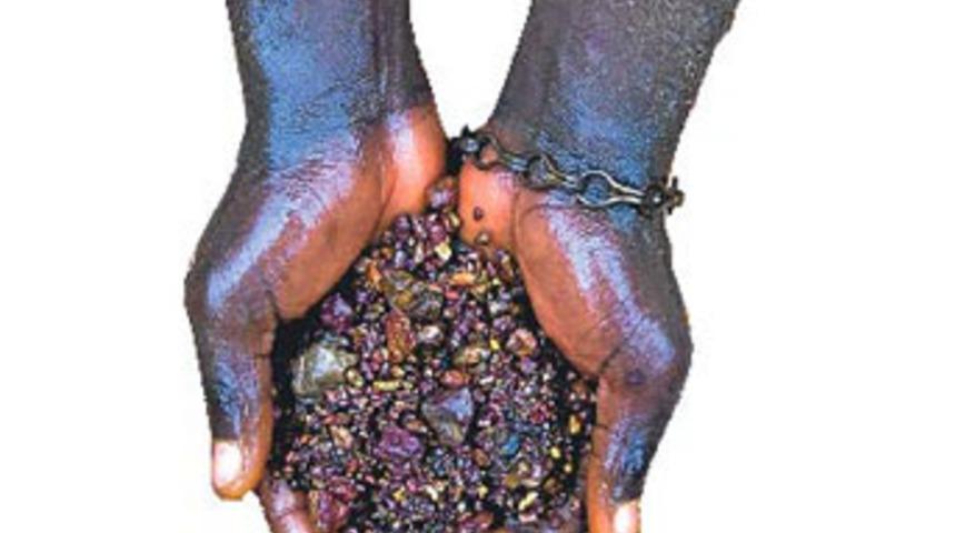 Cepten kan damlıyor!