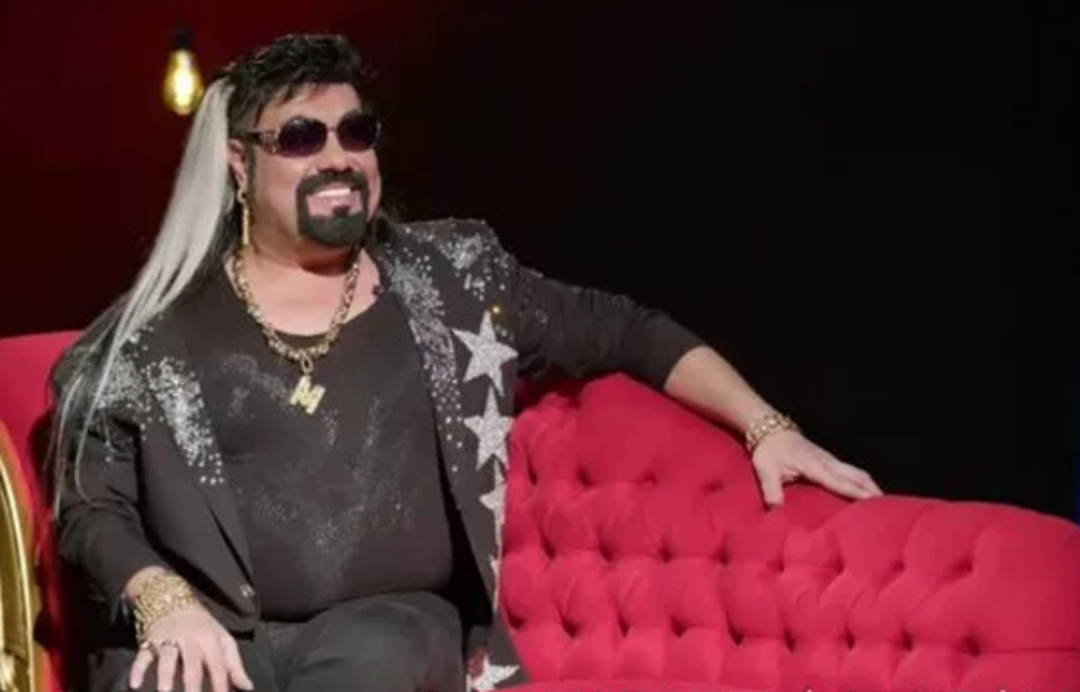 Servetiyle g&uuml;ndemdeydi! Kobra Murat'ın gen&ccedil;liği sosyal medyayı salladı 