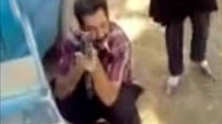 3 kızını &ouml;ld&uuml;r&uuml;rken cebine kaydetti