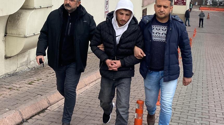 Kayseri'de bir gencin parkta tüfekle öldürülmesiyle ilgili 2 şüpheli yakalandı