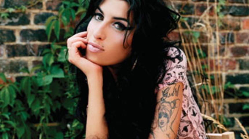 Sen de mutlu olma Amy Winehouse!