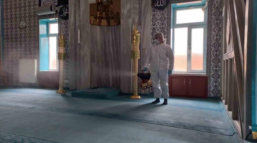 Odunpazarı Belediyesi merkezdeki ve kırsal mahallelerdeki camileri dezenfekte etti