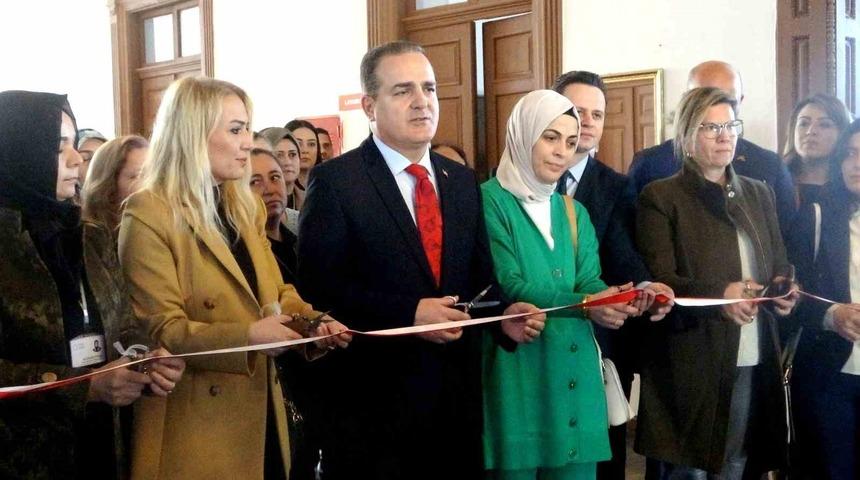 Muğla&rsquo;da kadınlara y&ouml;nelik resim ve fotoğraf sergisi a&ccedil;ıldı