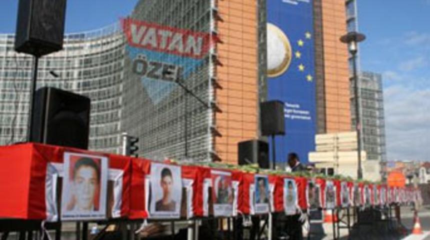 AB &ouml;n&uuml;nde 26 tabut