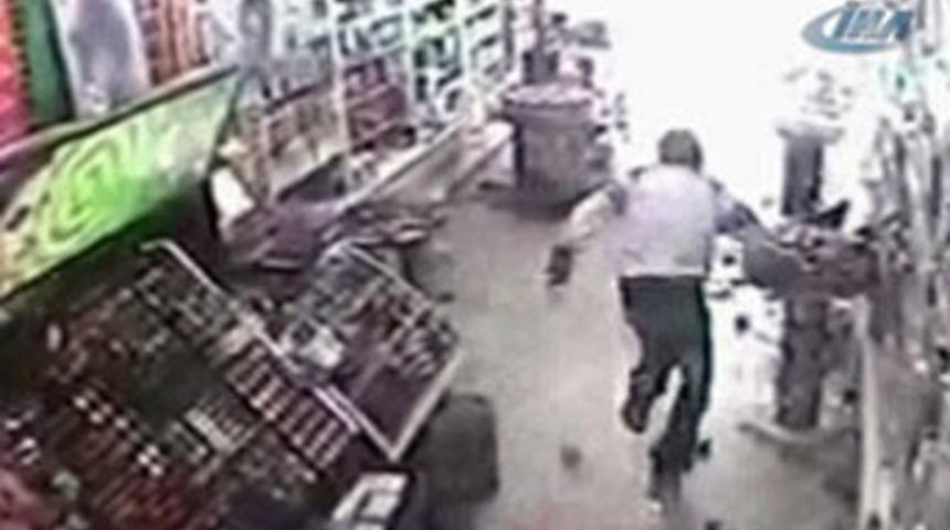 Van'da yaşanan deprem anı!