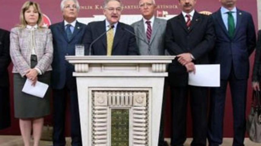 CHP&rsquo;li 9 vekilden Genel Merkez&rsquo;e bildiri