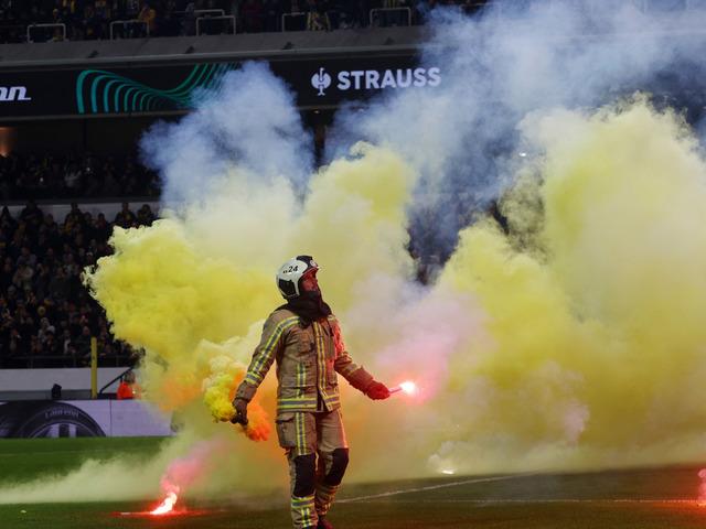 Union Saint-Gilloise - Fenerbahçe maçını hakem durdurdu!