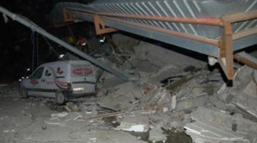 G&uuml;l geliyor diye &ccedil;atlakları kapadılar