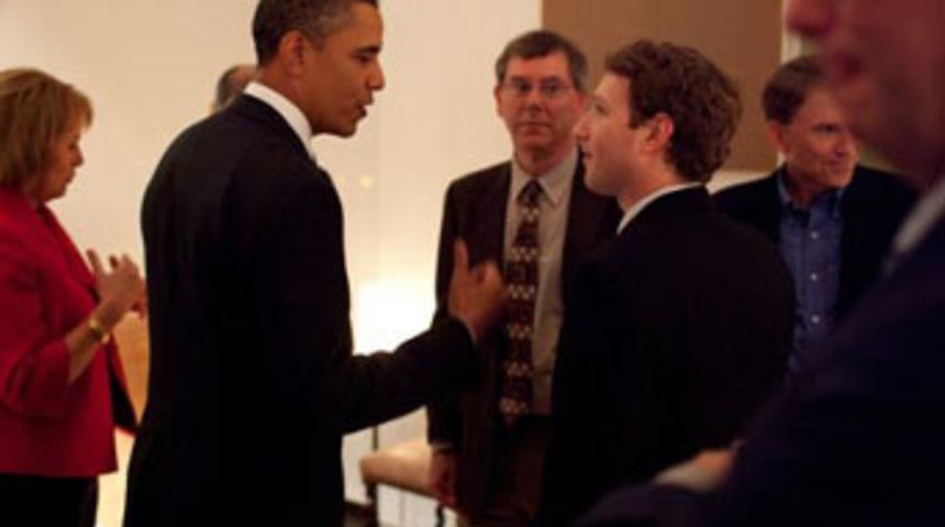 Facebook, Zuckerberg&rsquo;in resimlerini sızdırdı