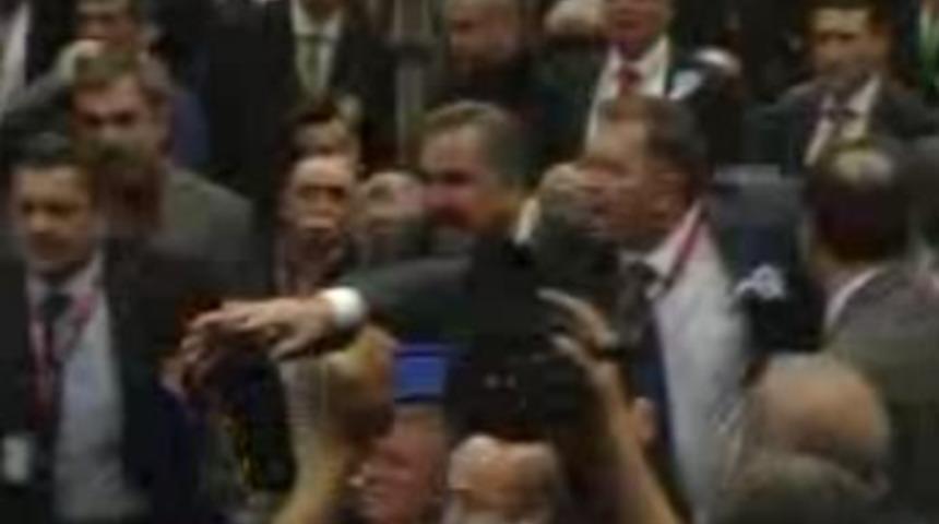 T&uuml;rk-İş Genel Kurulu'nda gerginlik!