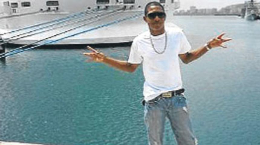 Turistik gemide tecav&uuml;z skandalı