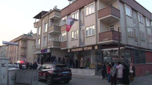 Ataşehir'de şüpheli ölüm! Yanında silahla kanlar içinde bulundu