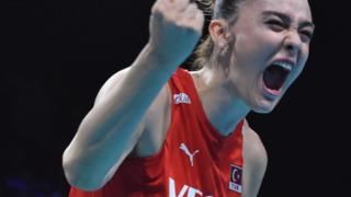 Zehra Güneş'in 8 Mart paylaşımı sosyal medyayı salladı! Zeynep Sever dayanamadı! Her genç kıza örneksin