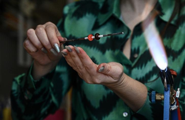 'Aslında düzenli işim ve iyi gelirim vardı ama...' Yoldan topladıklarıyla yapıp uluslararası ödül aldı! Dünya markası oldu G2