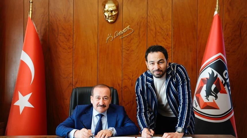 Gaziantep FK ile Selçuk İnan 1.5 yıllık sözleşme imzaladı