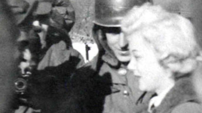 Marilyn Monroe T&uuml;rk askerlerini ziyaret etmiş