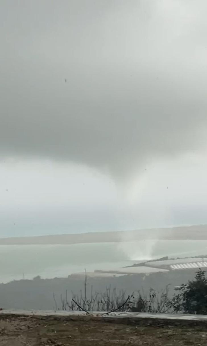 Yaklaştıkça 'Allah'ım sen koru! Kesil, kesil' diyerek dua ettiler! Yeni görüntüler ortaya çıktı 'Evdeydim, telefon geldi! Baktığımda hepsi gitmişti' G1