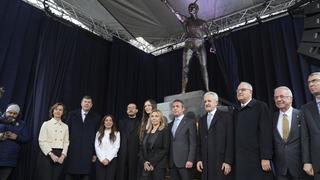 Eda Erdem'in heykeli sosyal medyada gündem oldu! 'Işıklandırma' gerçeği sonradan ortaya çıktı