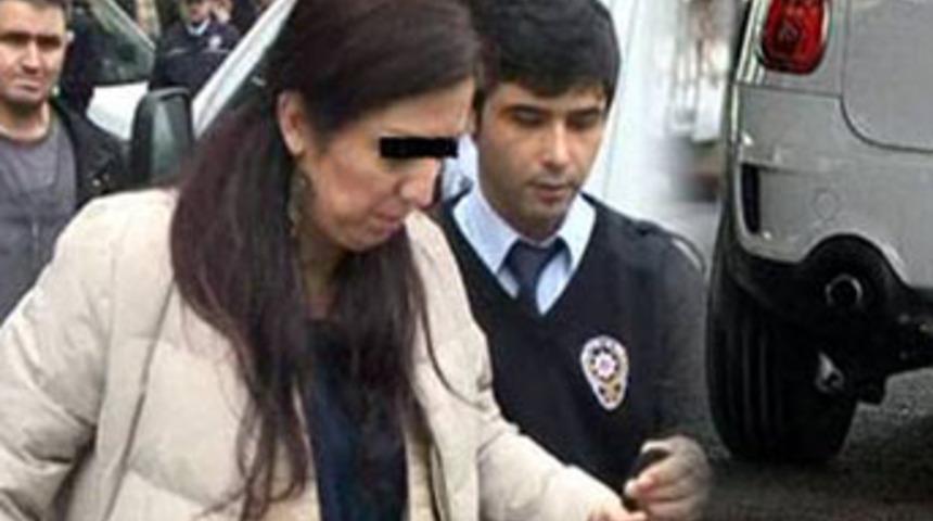 S&uuml;r&uuml;c&uuml; yayaların arasına daldı: 1 &ouml;l&uuml;