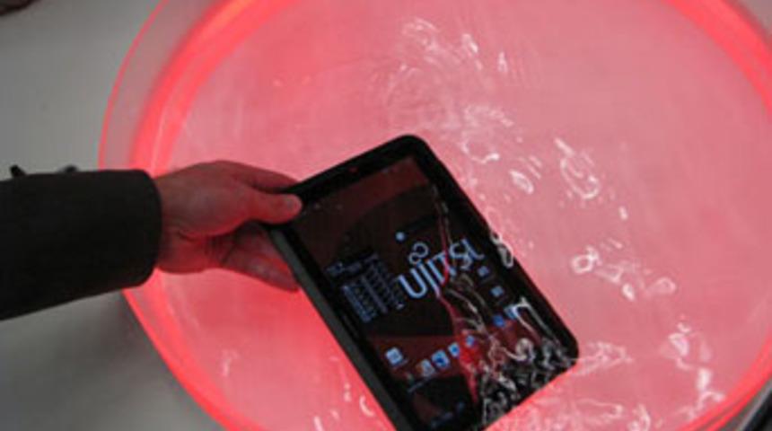 Bu tablet su geçirmiyor