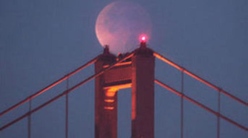 Yılın son ay tutulmasına b&uuml;y&uuml;k ilgi