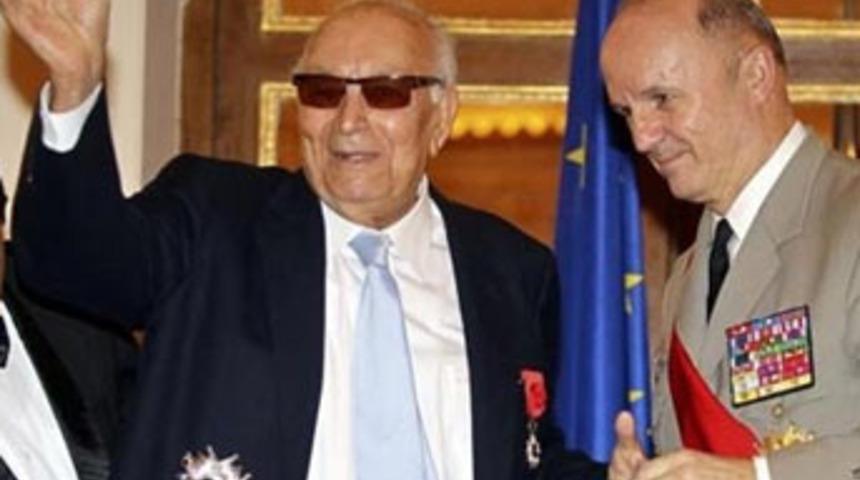 Fransa’dan Yaşar Kemal’e büyük onur