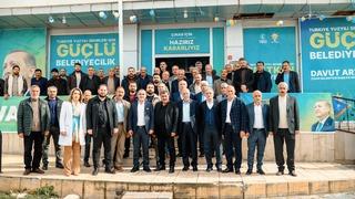 Diyarbakır'da CHP'li belediye başkan adayı, adaylıktan çekilip AK Parti'ye geçti